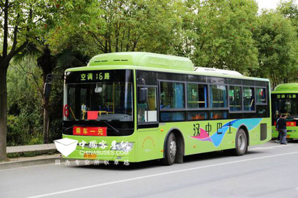 公交车招聘_国大招聘公交车广告图片(3)