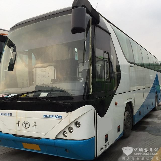 青年型号jnp6120,2011.1上牌,54座,单位自备车,潍柴发动机336马力