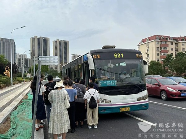 交运温馨巴士 早高峰 地铁接驳 公交专线