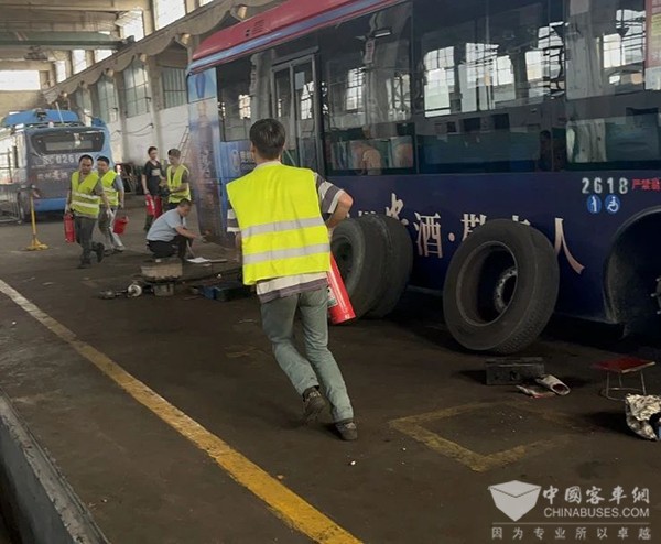 道路运输 驾驶员 操作指南 应急处置原则