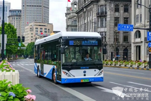 改进公交班次车距，提升城市公交服务品质的探索