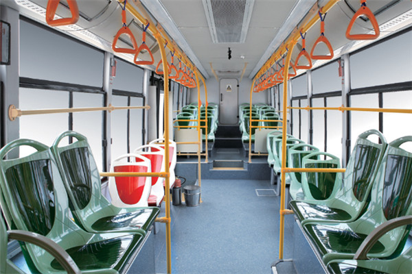 金旅XML6105JHEVE8C1公交车